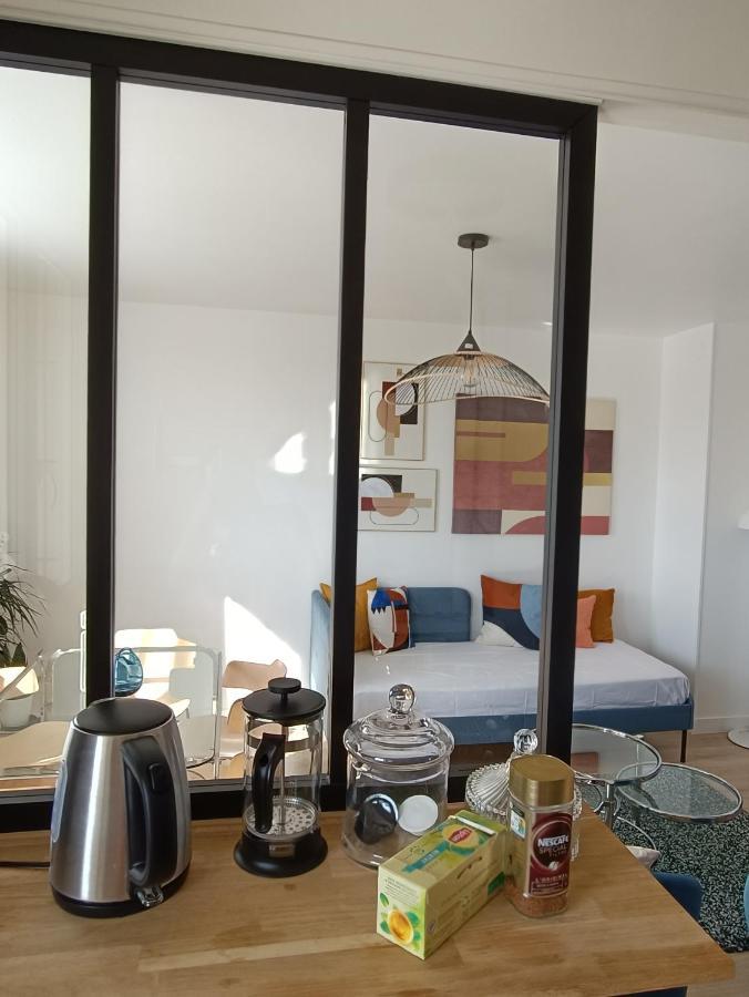 Chelles Centre Ville: Riverside Retreat near Disneyland Exterior photo